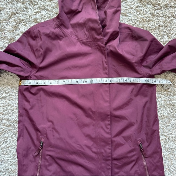 Lululemon Savasana Waterproof Jacket - Picture 12 of 12